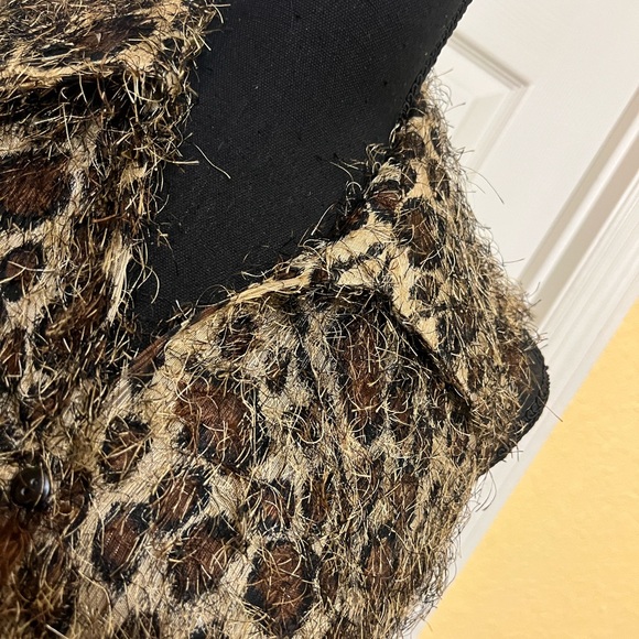 Leopard Print Fuzzy Sleeveless Blouse - Picture 3 of 4